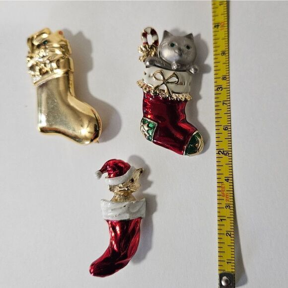 Lot of Three Vintage Cat Kitten Enameled Signed Christmas Holiday Pins Brooches - Picture 10 of 10